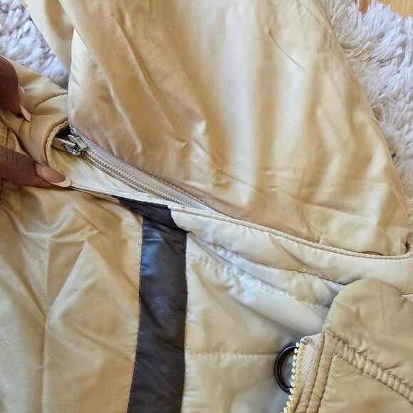 Womens Beige Quilted Jacket Vest Retro Size Medium  Vintage - Picture 9 of 11